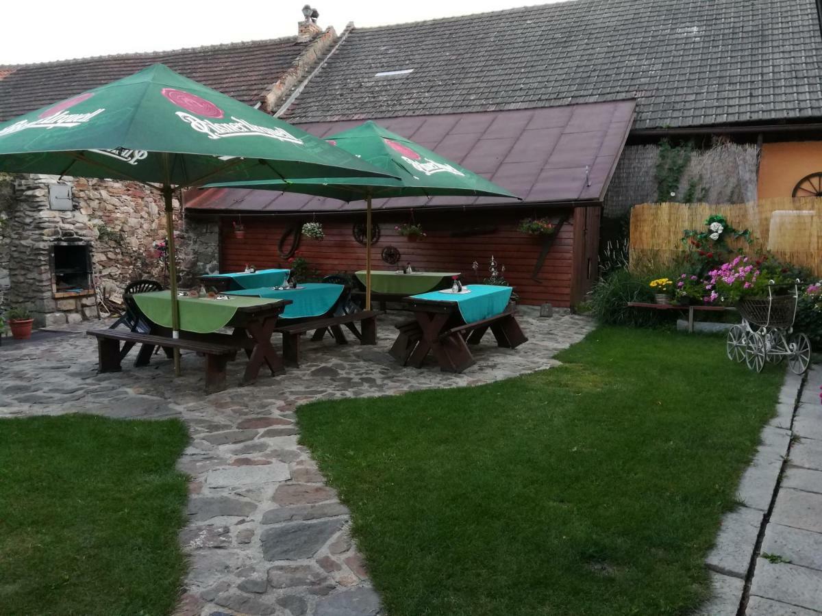Penzion Kamenny Dvur Vimperk Buitenkant foto