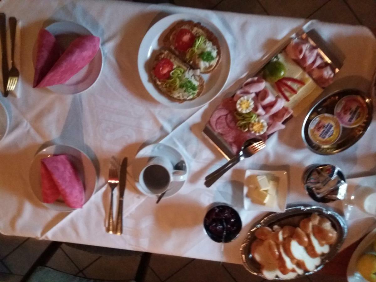 Penzion Kamenny Dvur Vimperk Buitenkant foto